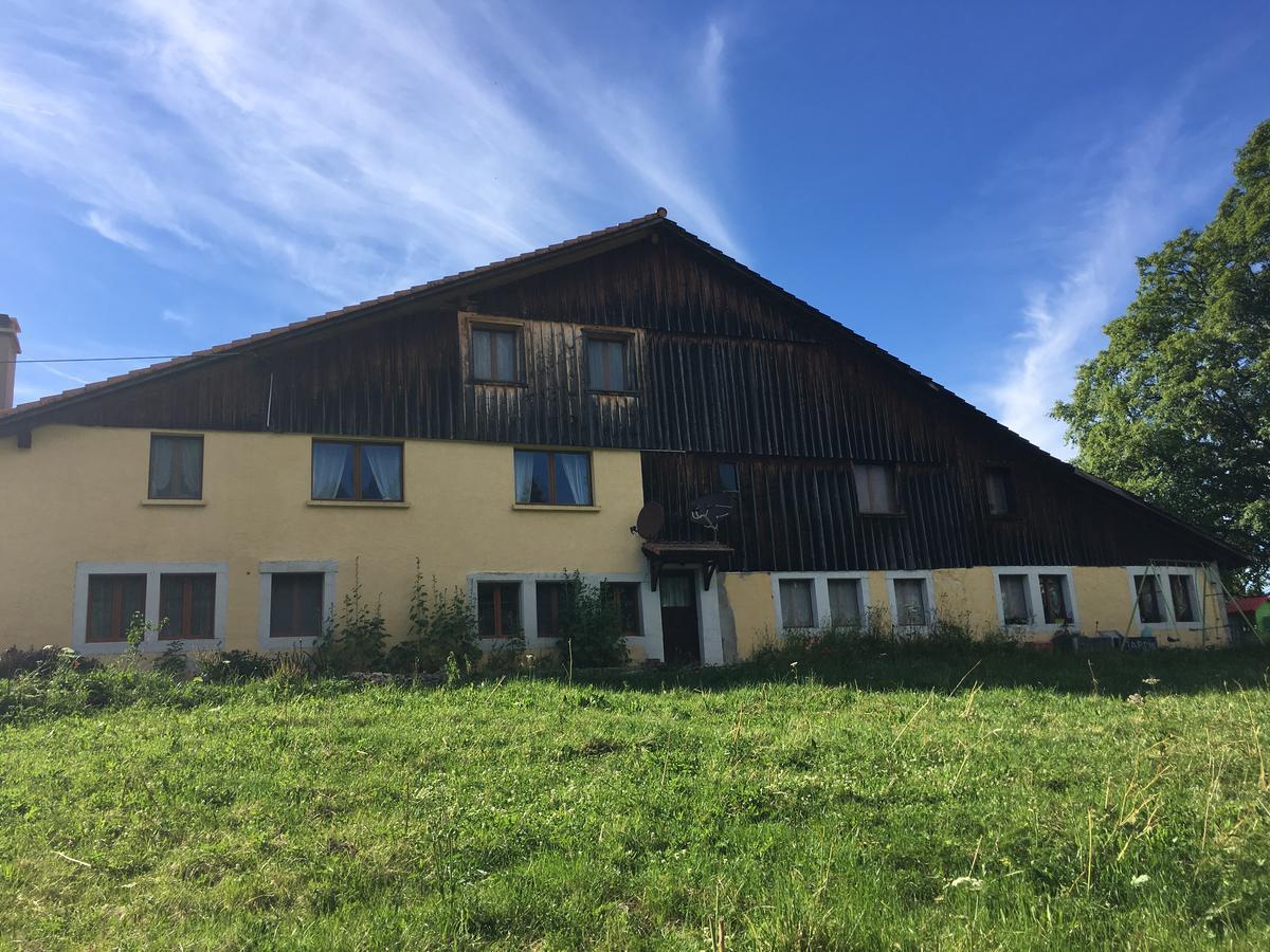 La Dernier Villa La Côte-aux-Fées Eksteriør bilde