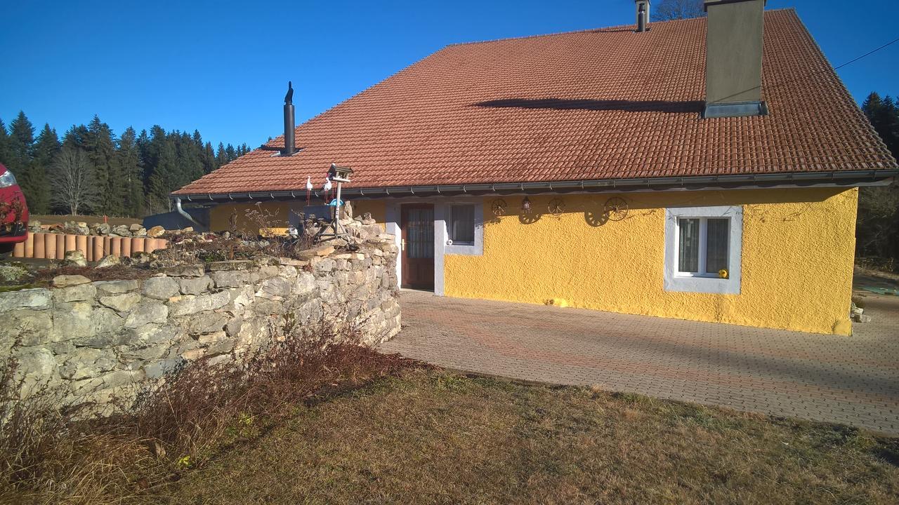 La Dernier Villa La Côte-aux-Fées Eksteriør bilde