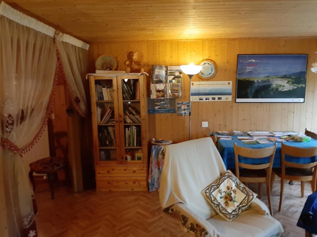 La Dernier Villa La Côte-aux-Fées Eksteriør bilde